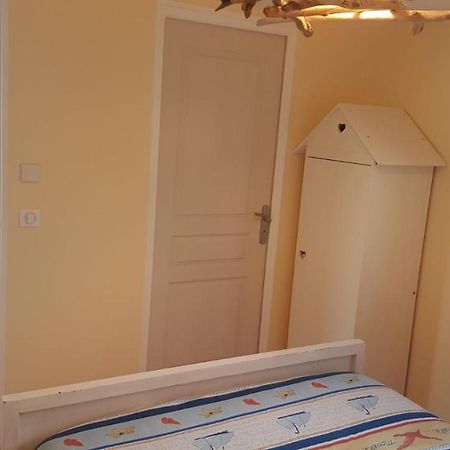 Maisonnette Bois Flottes Salles  Exterior photo