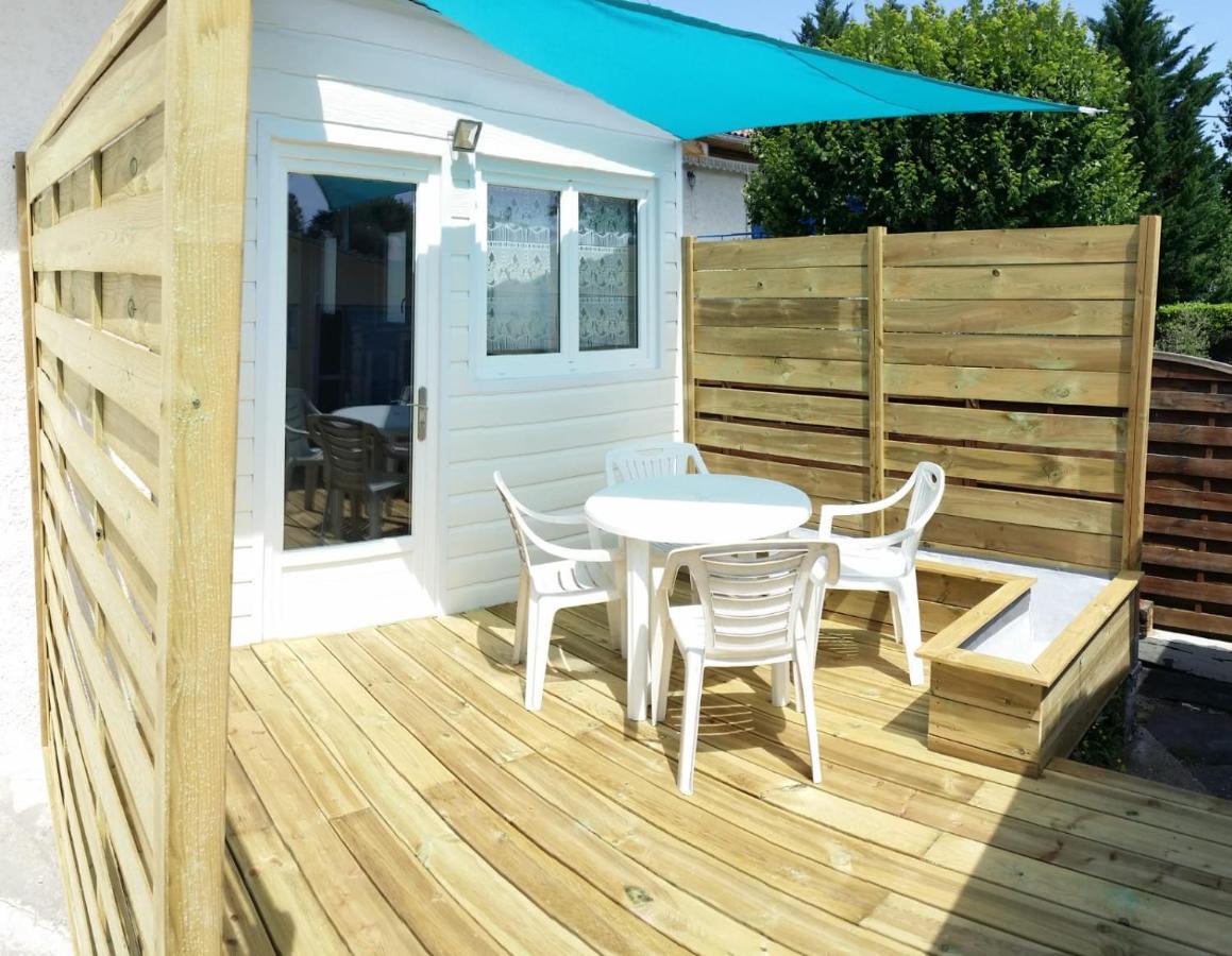 Maisonnette Bois Flottes Salles  Exterior photo