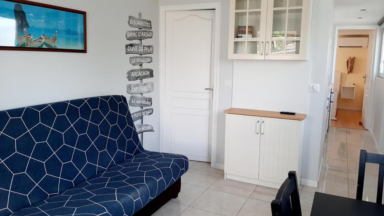 Maisonnette Bois Flottes Salles  Exterior photo